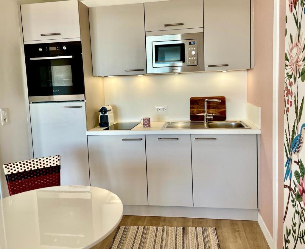 Large Studio Direct Access To The Beach 포르니세 외부 사진