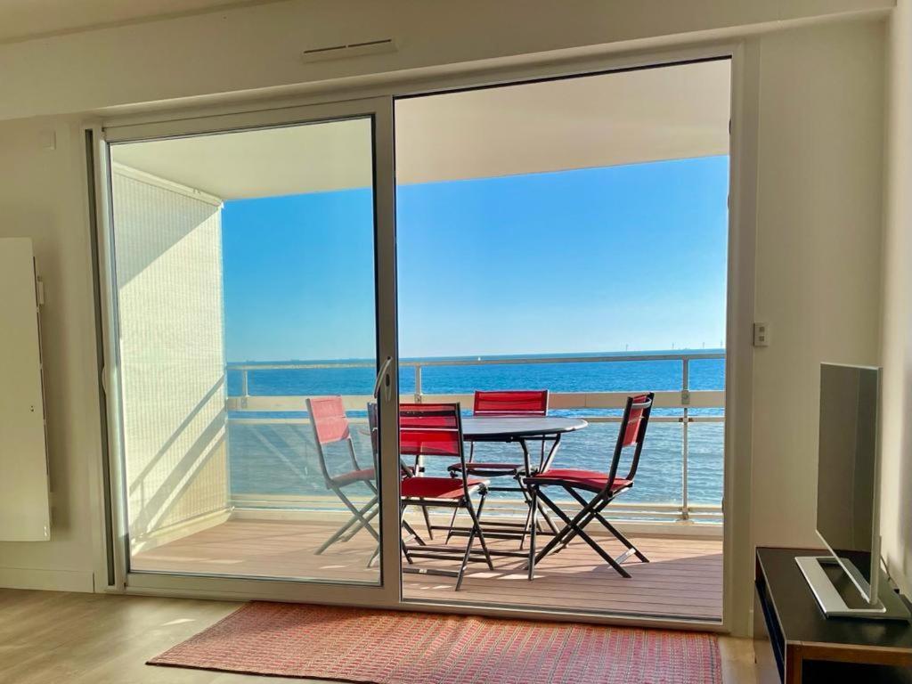 Large Studio Direct Access To The Beach 포르니세 외부 사진