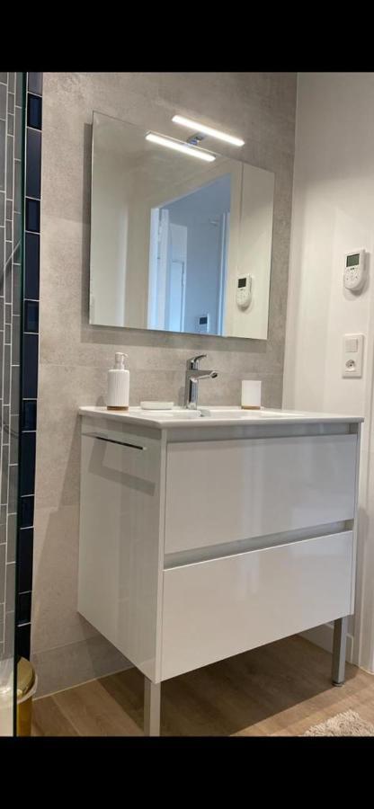 Large Studio Direct Access To The Beach 포르니세 외부 사진