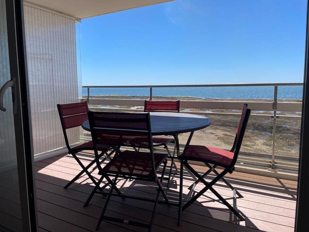 Large Studio Direct Access To The Beach 포르니세 외부 사진